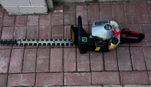 Spear jackson 26cc petrol - &,