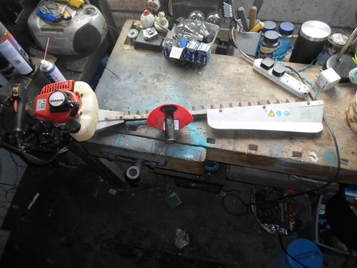 Warrior petrol hedge trimmer - hedge,
