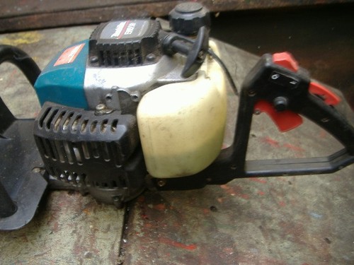 Makita petrol hedge trimmer - makita,