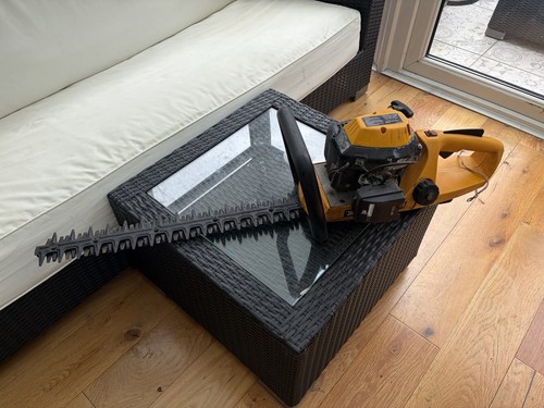 Jcb petrol hedge trimmer - jcb,